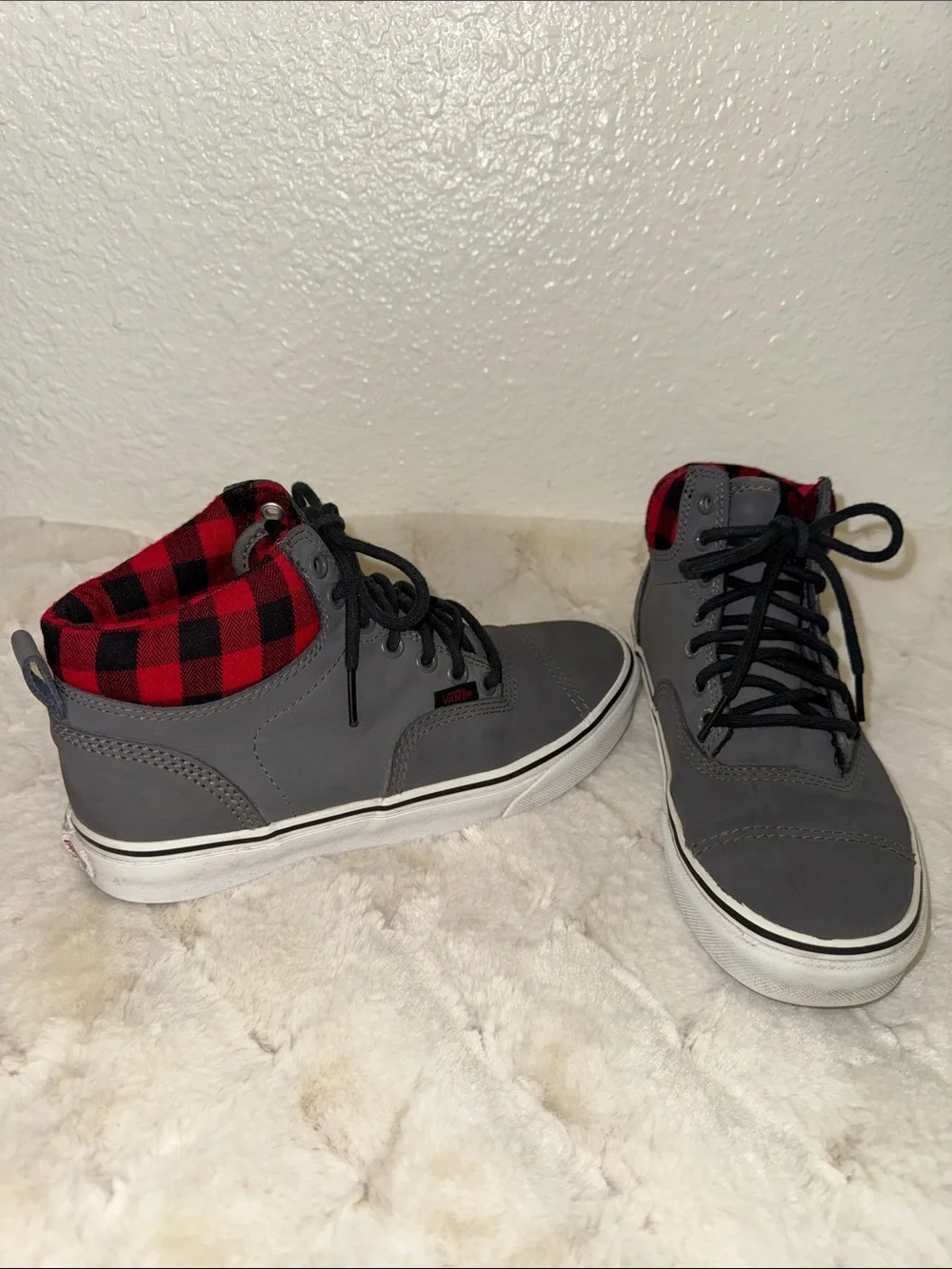 Vans Era Hi MTE Kids Grey High-Top Sneakers with Red Plaid Collar